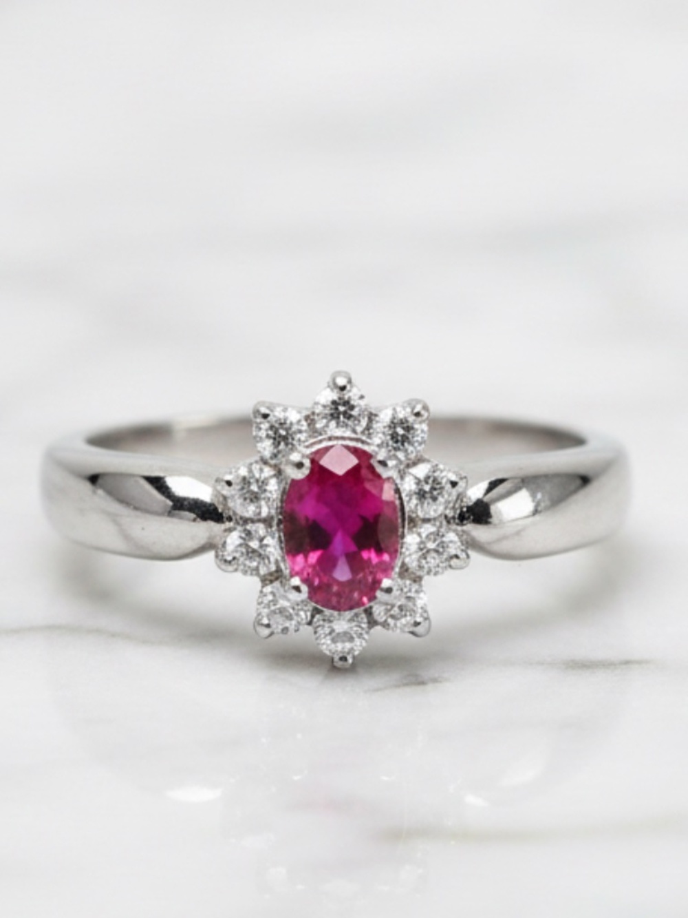 Womens Silver Tone Red Ruby Oval Zirconia Solitaire Ring Size 8 - Picture 3 of 3